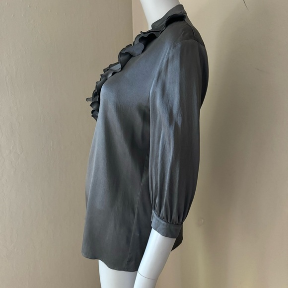 THOMAS PINK Silk Ruffle Neck Blouse Gray V- Neck 3/4 Sleeve Size 6 - Picture 9 of 16